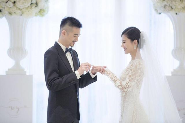 简洁朋友圈宣布结婚 朋友圈宣布结婚说什么