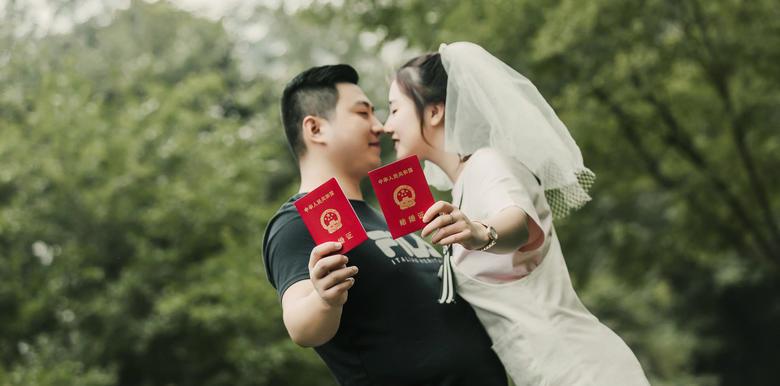 女方一个人可以补办结婚证吗