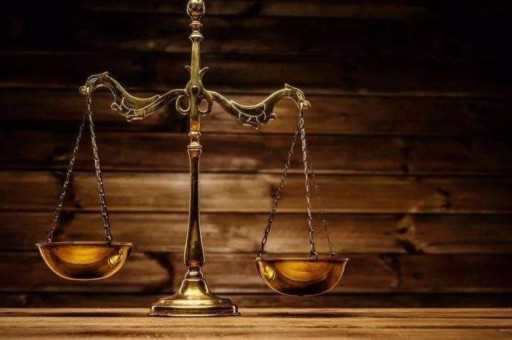 起诉离婚需要两个人到场吗？法院审理时一方不到场怎么办？